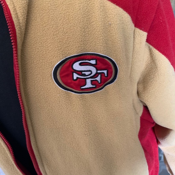 G-lll jacket super nice converts to vest and reversible - Picture 7 of 10